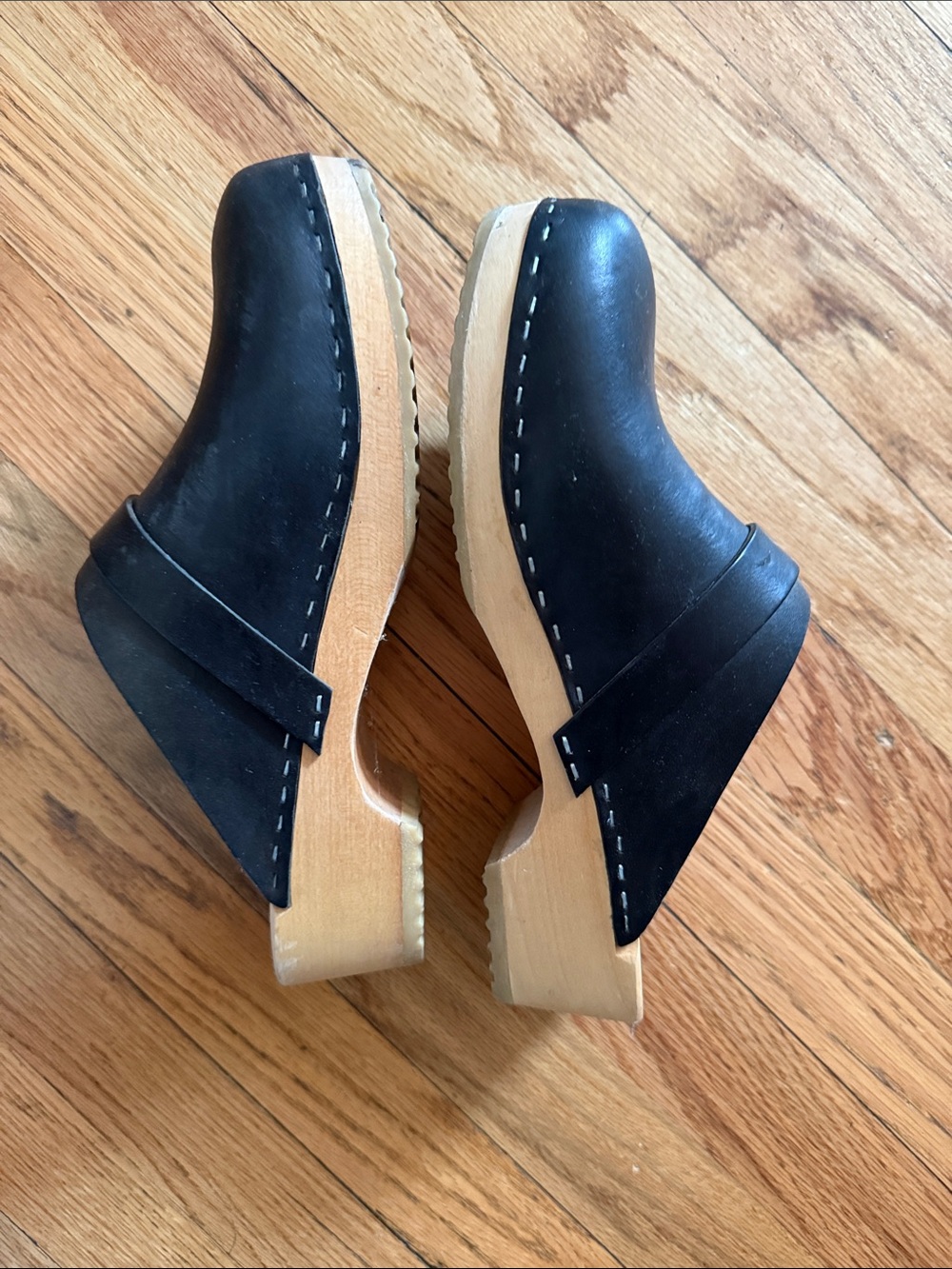 Swedish Hasbeens Black Leather Slip-On Clogs with Natural Sole - Picture 8 of 8